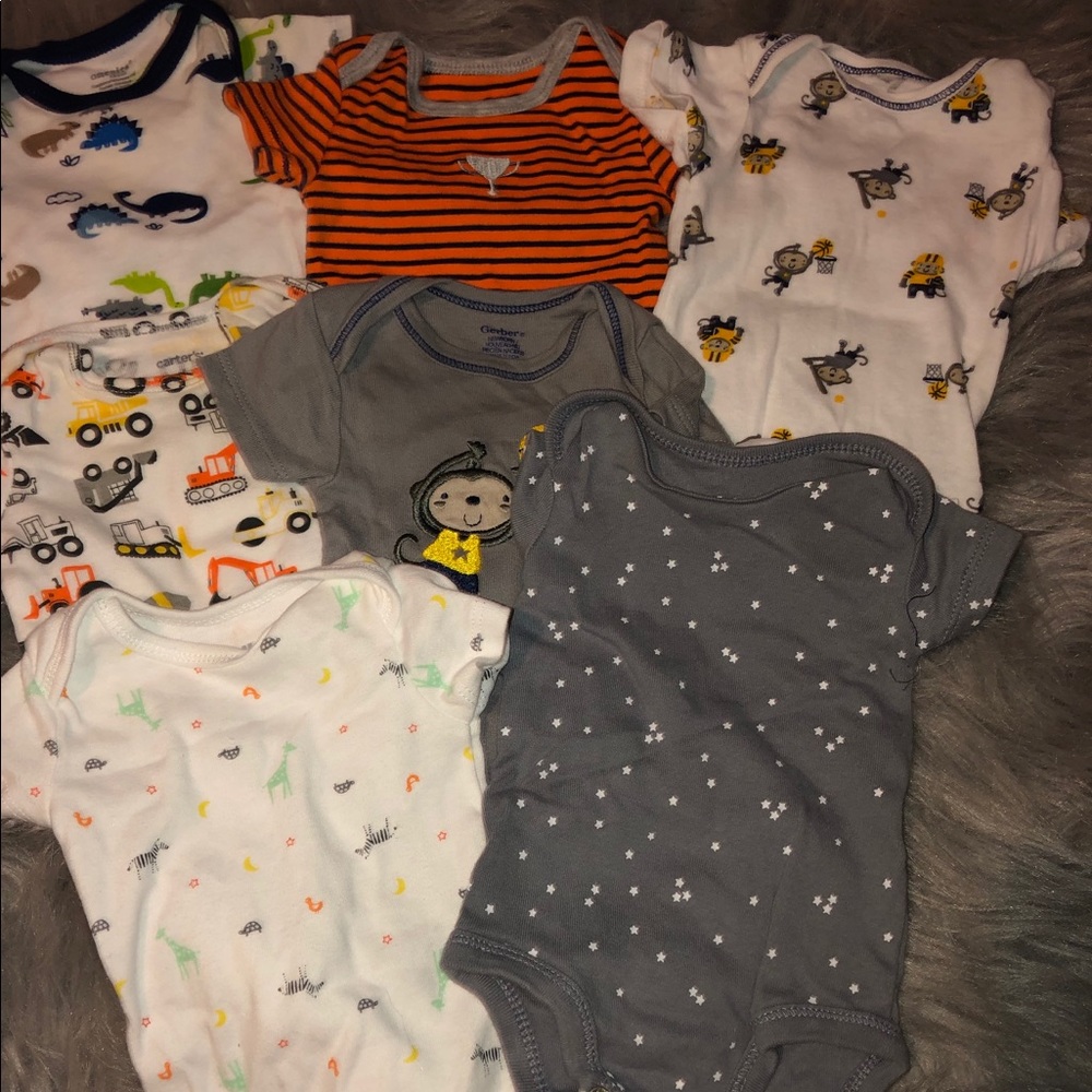 Newborn 6 variety onsies